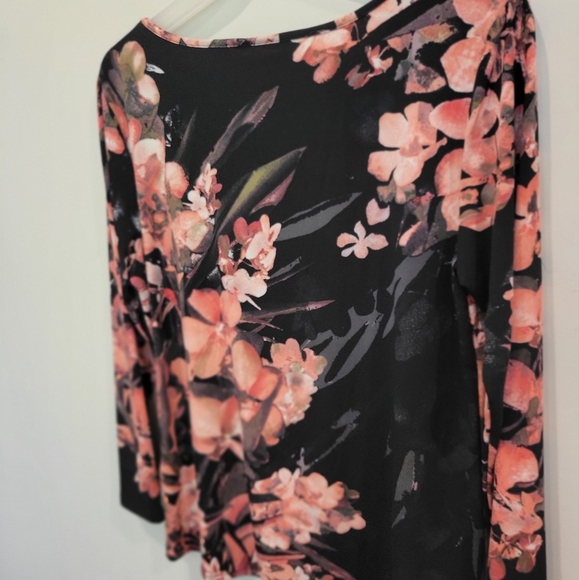 Bob Mackie Weatable Art Small  Long Sleeve Orange & White Blooms On Black Top - Picture 2 of 7